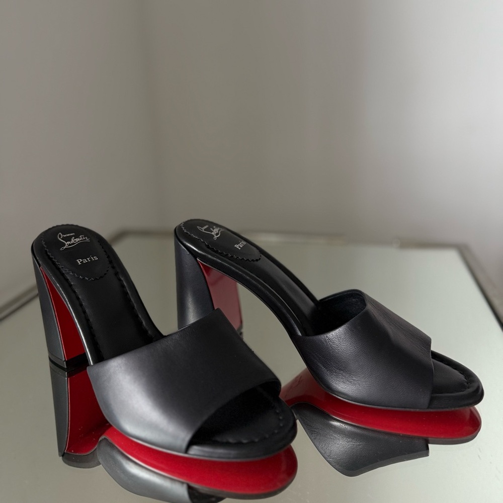 New CHRISTIAN LOUBOUTIN Jane leather mules 39.5 $885 - Picture 10 of 16